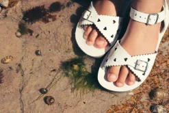 Salt-Water Sun-San | Kids Sweetheart Sandals | White